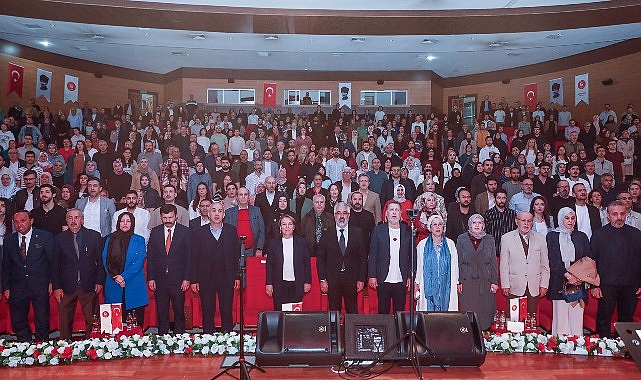 "Ahmet Özhan Konseri ve Söyleşi Programı" Yoğun Katılımla Gerçekleşti