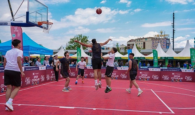 Gençlik enerjisi EnFest'te sahaya yansıyor