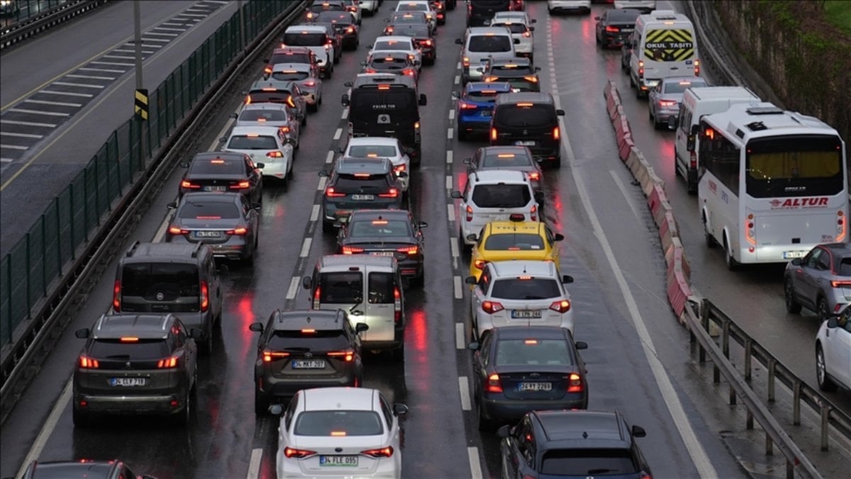Nisan ayında 182 bin 34 adet taşıtın trafiğe kaydı yapıldı