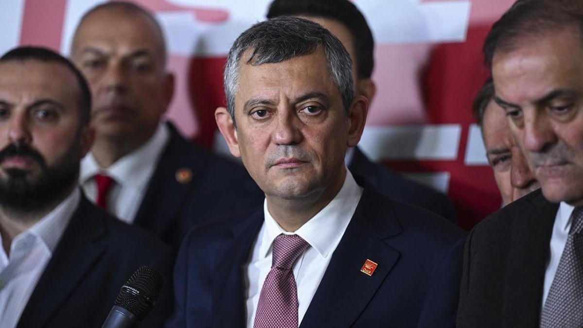 AK Parti, Özgür Özel'in dokunulmazlığının kaldırılacağı iddiasını yalanladı