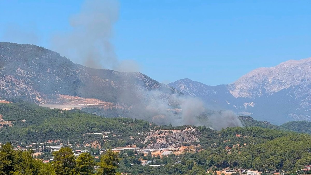 Antalya Kumluca'da orman yangını