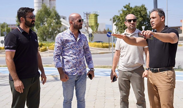 Burhaniye'de Yol Yapım ve Onarım Çalışmaları Titizlikle Yürütülüyor