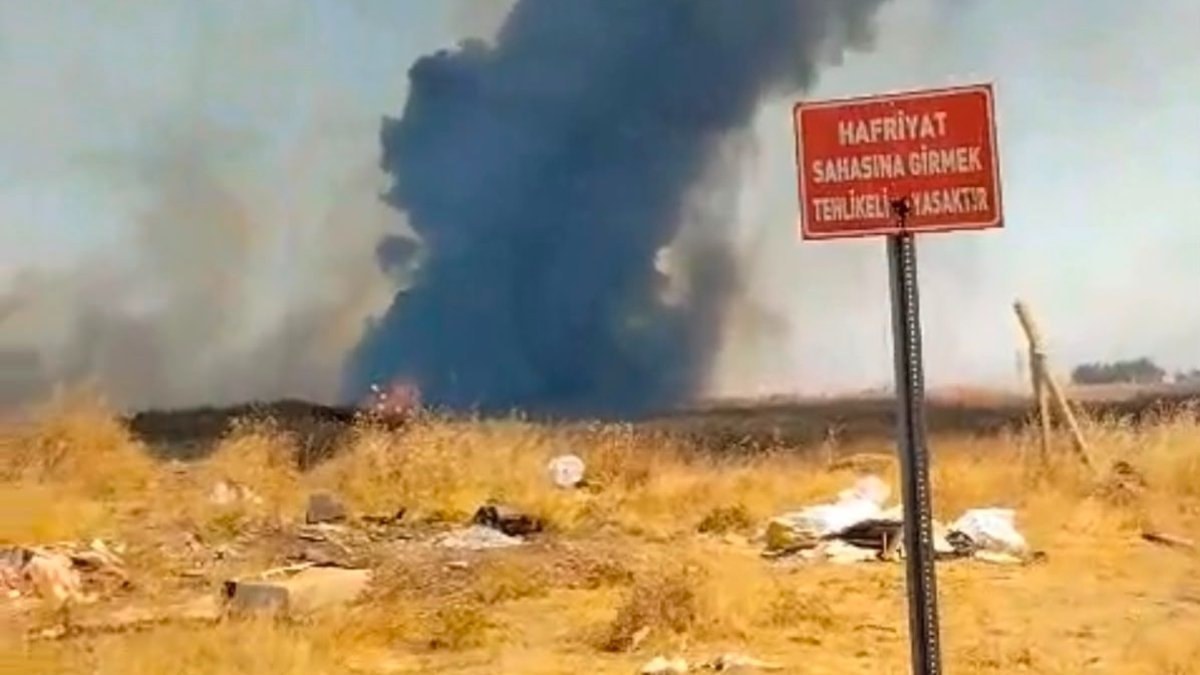 Diyarbakır'da anız yangını hafriyat alanına sıçradı