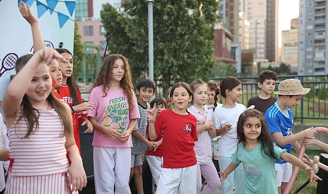 Doğanbey Mahallesi'nde Yaz Akşamı Şenliğe Dönüştü