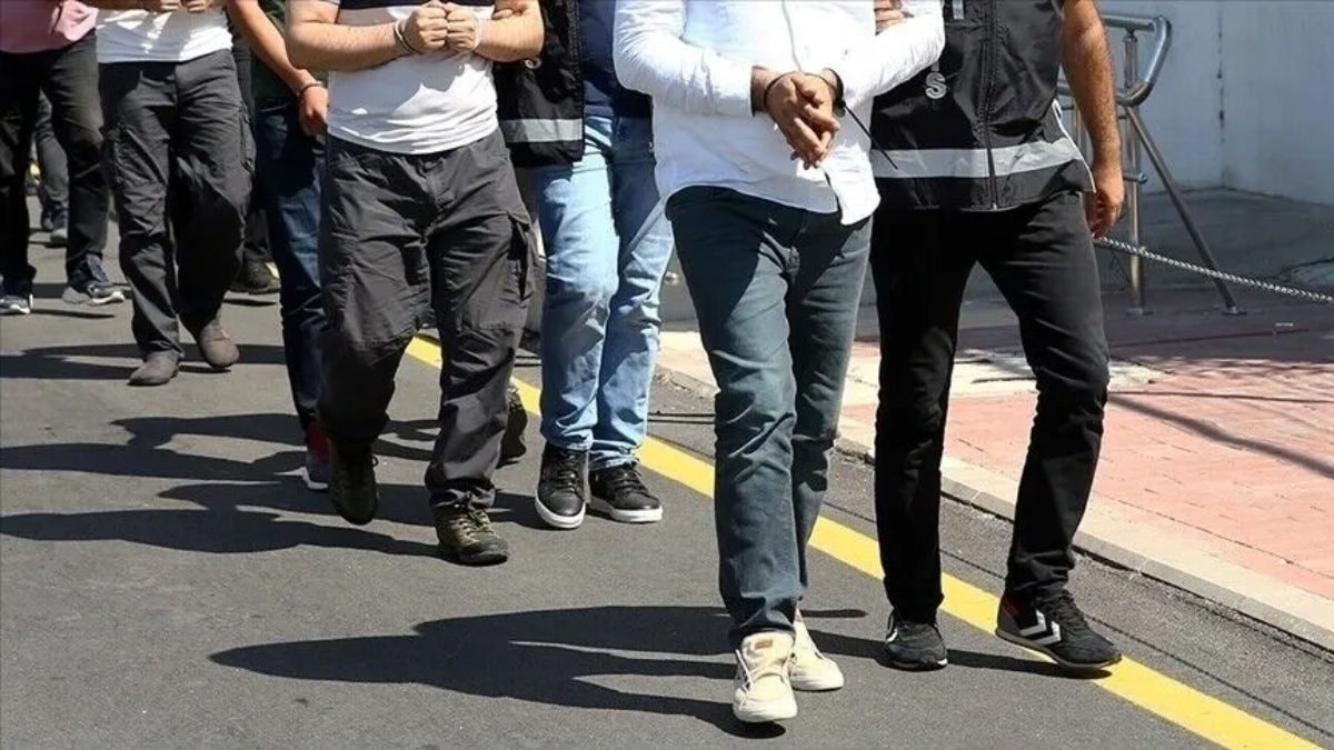 İstanbul merkezli 16 ilde siber suç operasyonu: 20 gözaltı