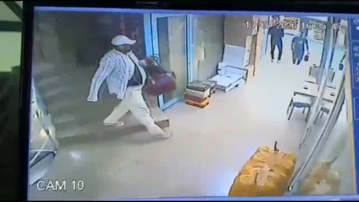 İstanbul'da düzenekle 4 kilogram altını çalan 2 şüpheli yakalandı