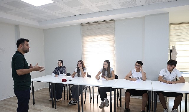 Osmangazi'den Gençlerin Geleceğine Ücretsiz Eğitim Desteği