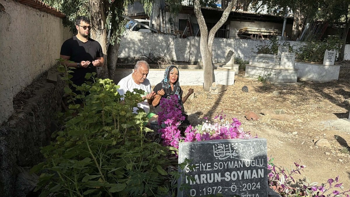 Safiye Soyman, oğlunu ölüm yıl dönümünde andı
