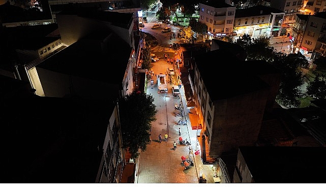 Seferihisar'da kapsamlı yol yıkama çalışmaları aralıksız sürüyor