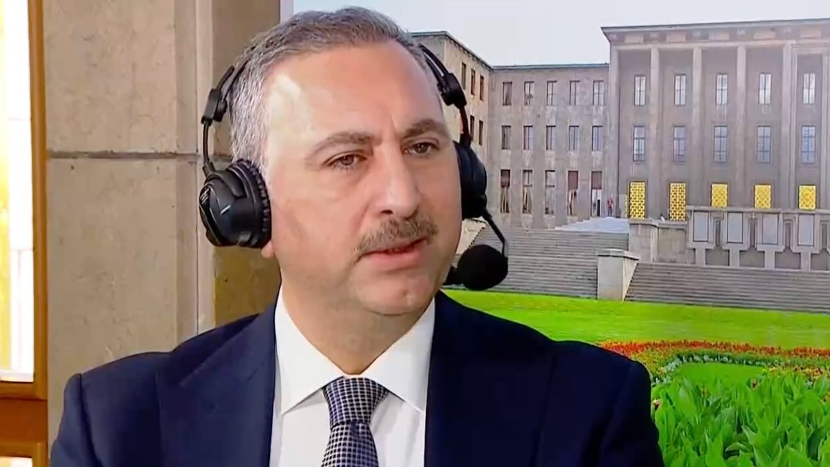 Abdulhamit Gül, terörün maliyetini değerlendirdi: Türkiye'nin 30 defa yeniden inşa edilmesi demek