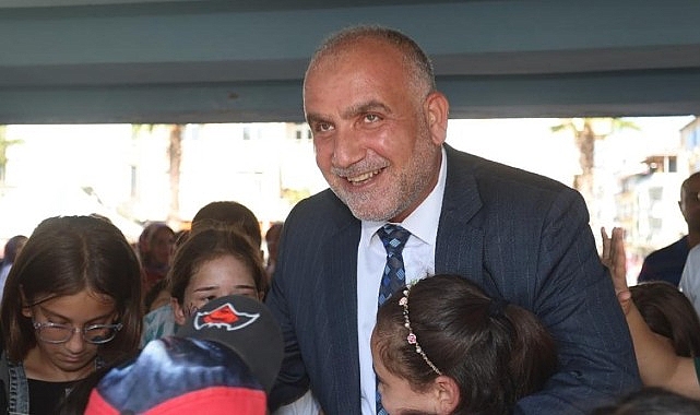 Canik'te 2 Bin 500 Çocuk Hediyelerle Buluşuyor