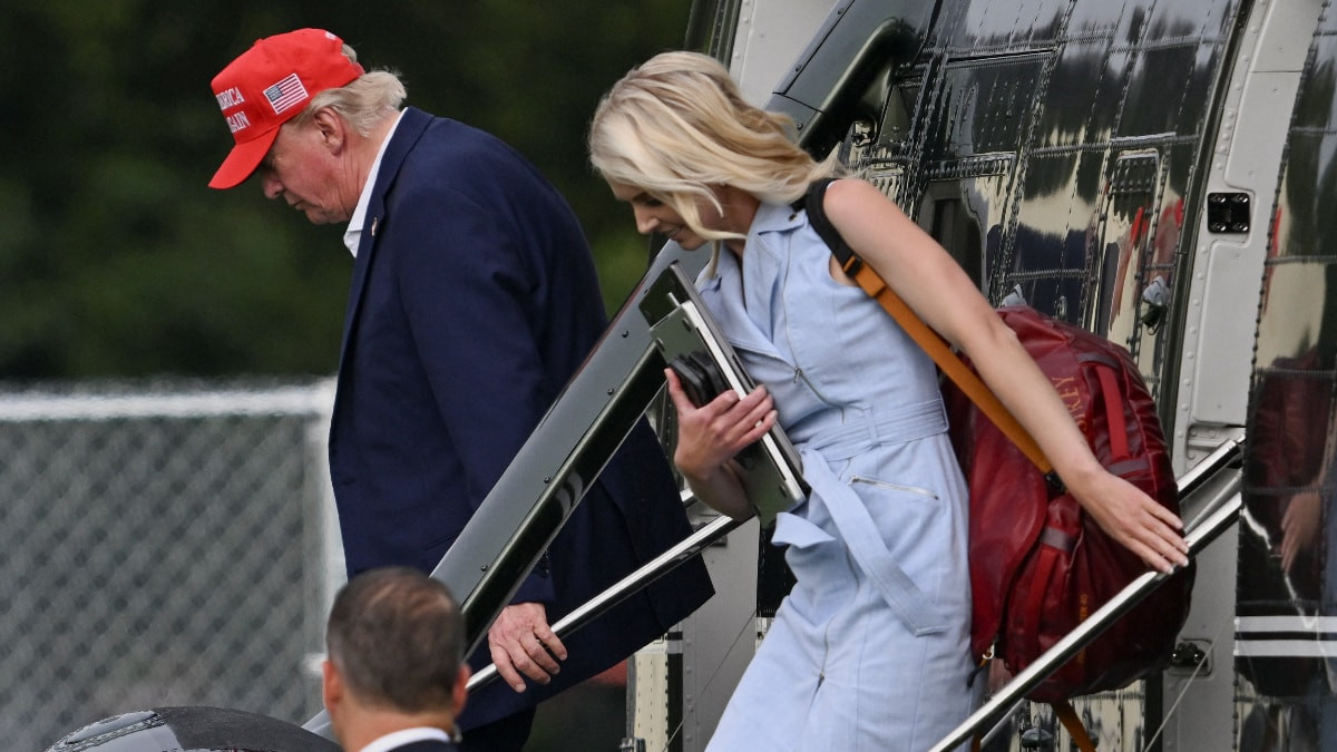 Donald Trump ile asistanı Natalie Harp arasında aşk iddiaları