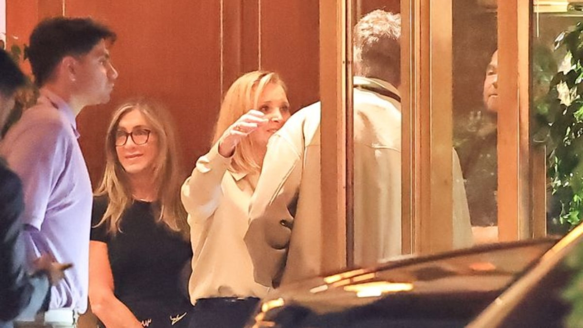 Friends kadrosu tekrardan bir arada: Aniston sevgilisini de getirdi