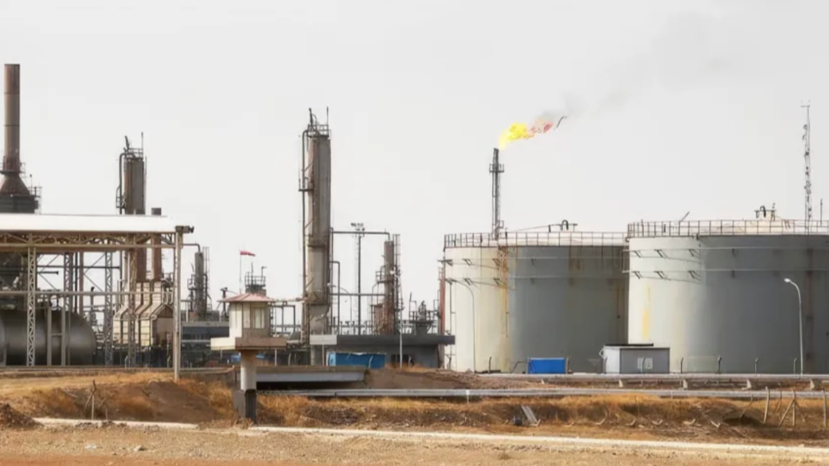 Ham petrol devi Rusya rafineri krizinin etkisiyle benzin ithal ediyor