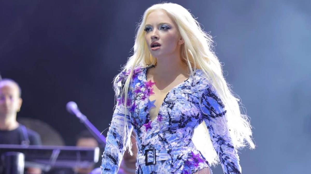 Hamile olduğu iddiaları vardı! Ece Seçkin konserlerini iptal etti