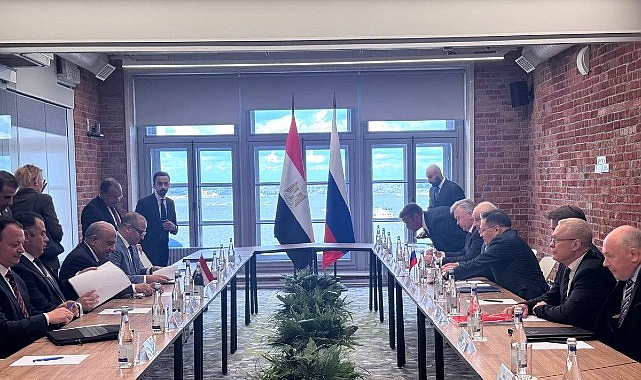Rosatom Genel Müdürü Aleksey Likhachev ile Mısır Elektrik ve Yenilenebilir Enerji Bakanı Mahmud Esmat, El-Dabaa NGS'nin İnşasındaki Son Durumu Görüştü