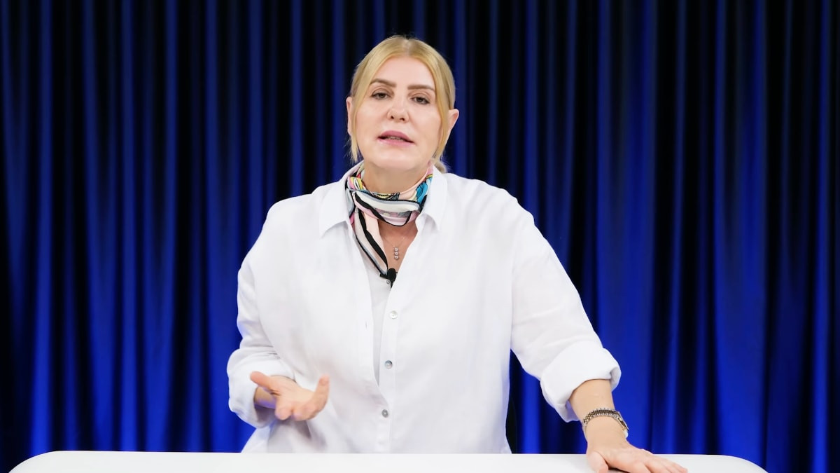 Sevda Türküsev'den seyirciye küfreden Bülent Ersoy'a: Madem o kadar hastaydın, niye sahneye çıktın
