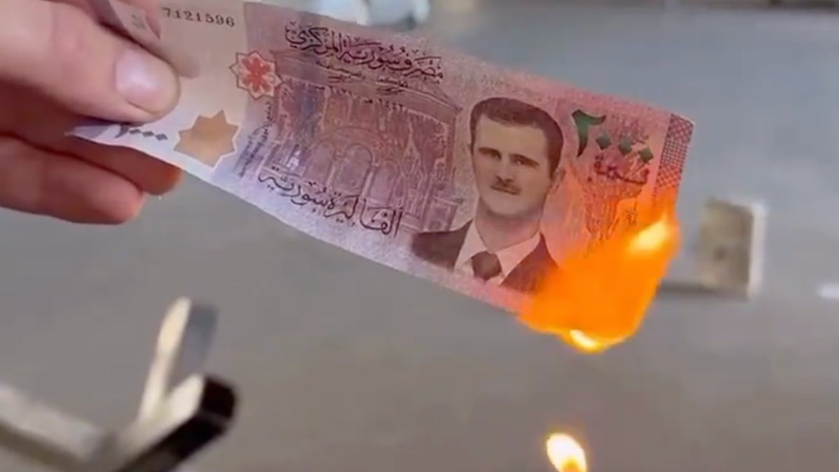 Suriye'de eski banknotların geçerlilik süresi doldu