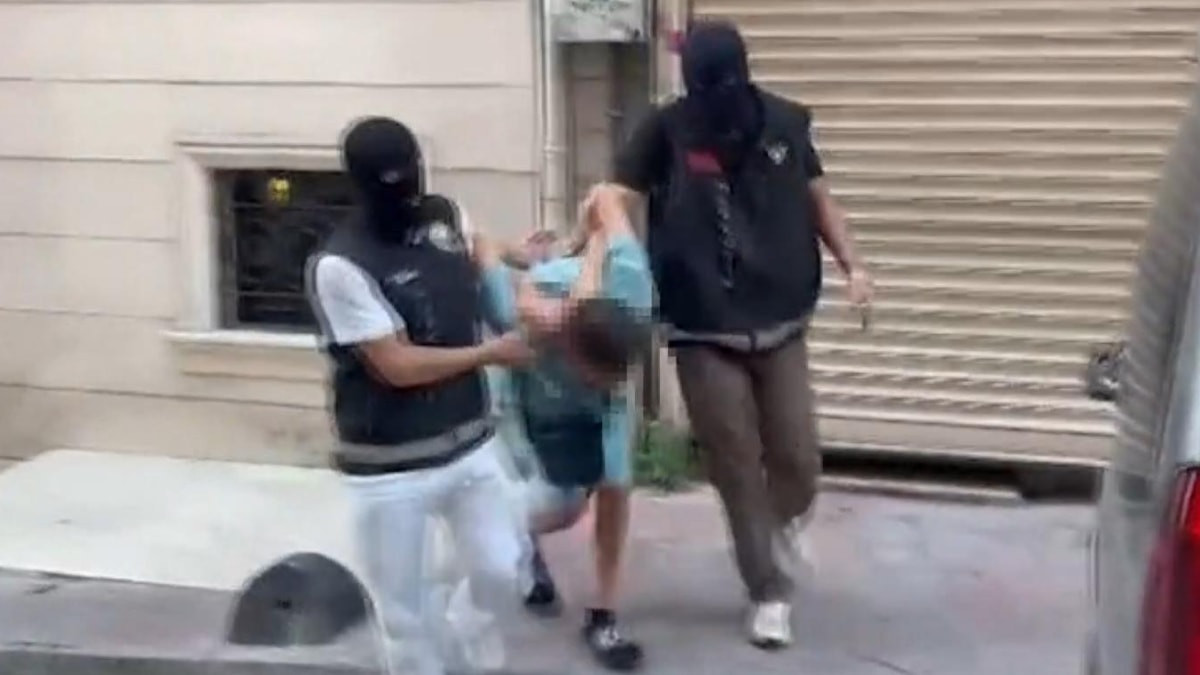 Uyuşturucu ticaretinden aranan zanlı İstanbul'da yakalandı