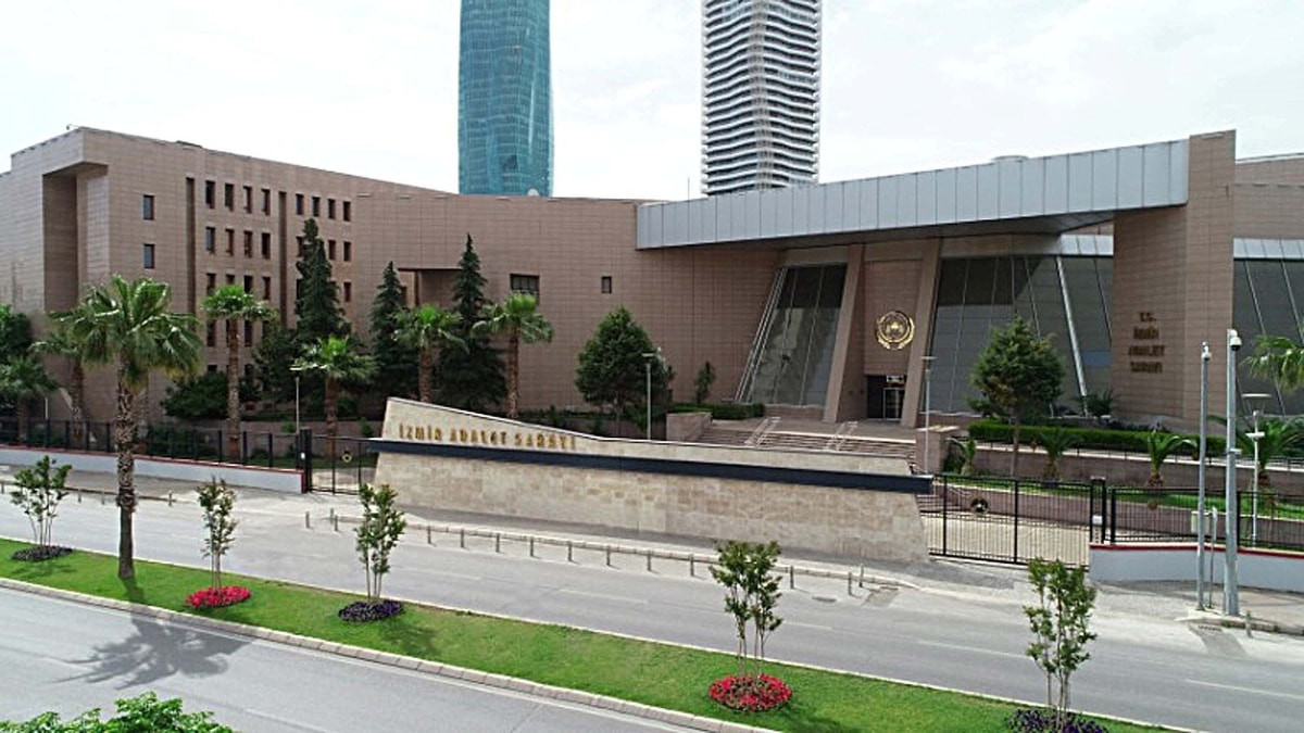 İzmir'de vatandaşlık operasyonu: 3 şüpheli gözaltında