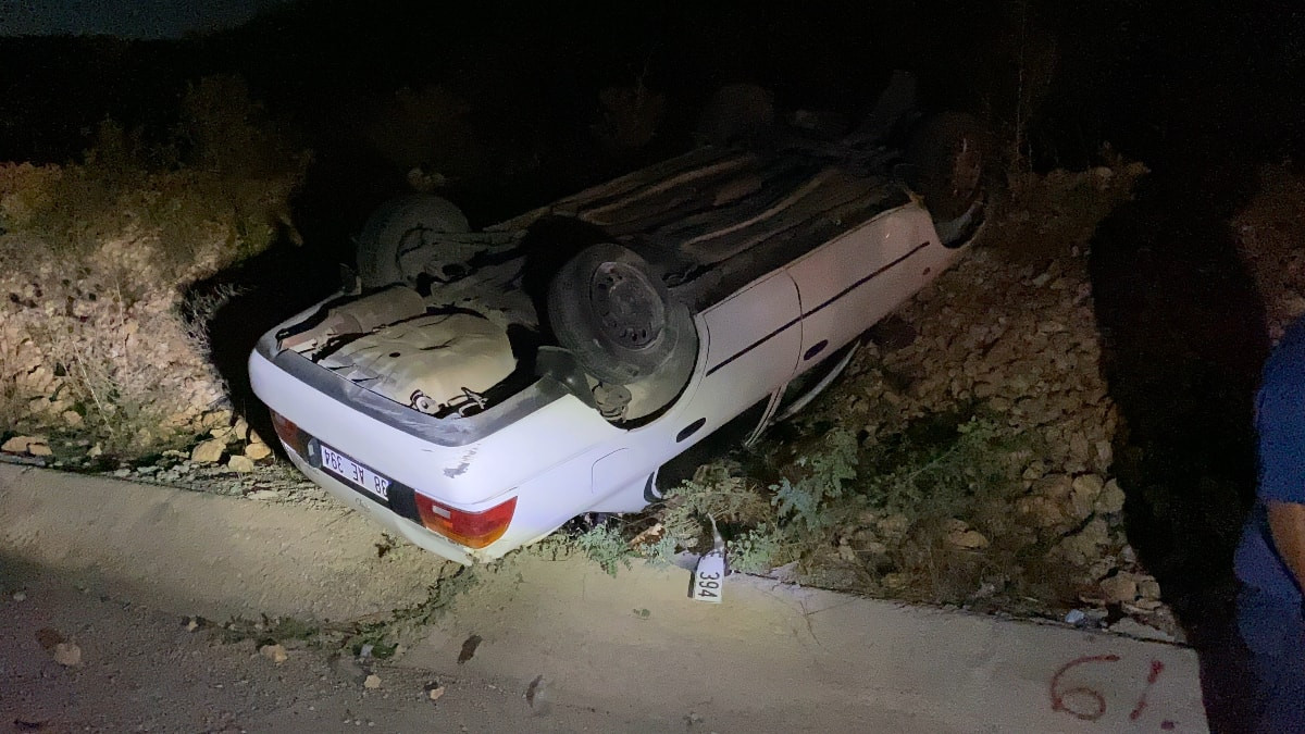 Mersin'de ters dönen araçtan kurtuldu