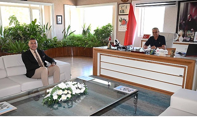 Uğur Okulları Kemer Şube Müdürü Bayram'dan Başkan Topaloğlu'na ziyaret