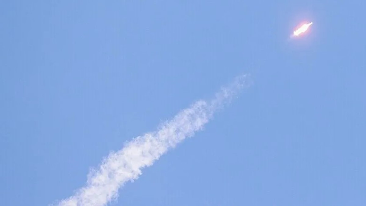 Güney Kore'nin Nuri roketi 15 uyduyu başarıyla yörüngeye taşıdı