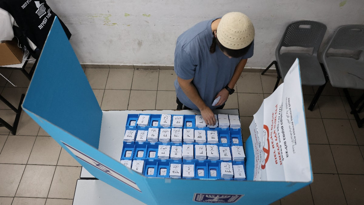 İsrail'de genel seçimler için oy verme işlemi başladı