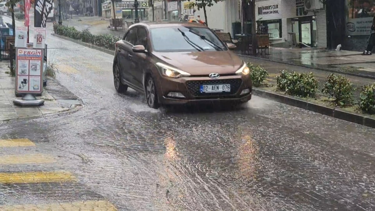 Tekirdağ'da beklenen yağış etkisini gösterdi